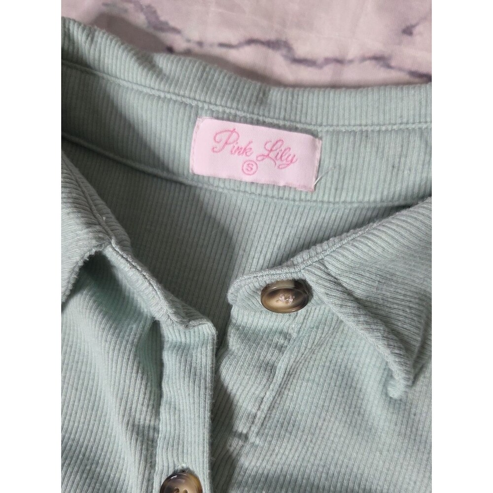 Pink Lily Mint Ribbed Button Front Top - Picture 2 of 8